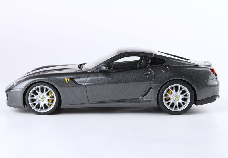ギャラリービューアに画像をロードする, 【予約】Ferrari 599 GTB Fiorano 2006 マニュアルギア Made In Italy シルバーストーングレー/ BBR 1/18 ミニカー
