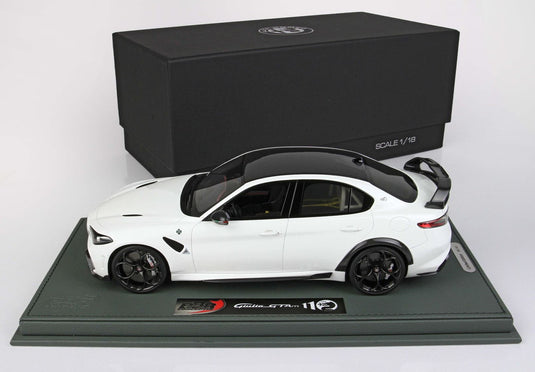 【予約】Alfa Romeo Giulia GTAM ビアンコトロフェオ ロールバービアンコトロフェオ シルバーブレーキ/ BBR 1/18 40台限定ミニカー