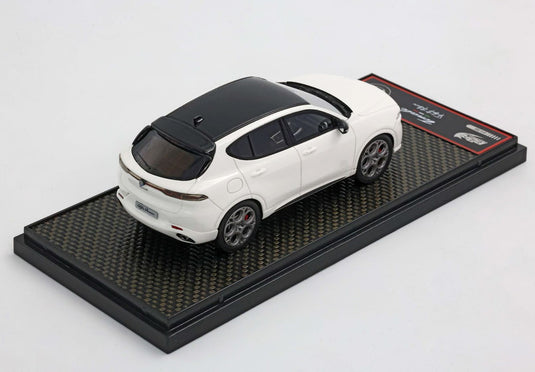 【予約】2026年発売予定Alfa Romeo Tonale Tributo ビアンコアルファ/ BBR 1/43 ミニカー