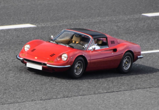 【予約】Ferrari Dino 246 GTS 1972 ルーフ付き ロッソコルサ322 ベージュ/ BBR 1/18 246台限定ミニカー