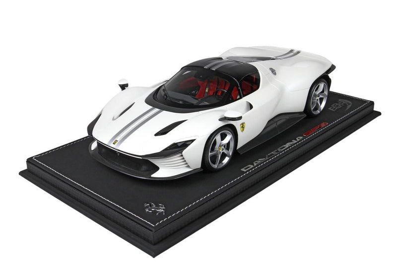 ギャラリービューアに画像をロードする, 【予約】Ferrari Daytona SP3 Iconaシリーズ クローズドルーフ マットイタリアンホワイト/ BBR 1/18 48台限定ミニカー

