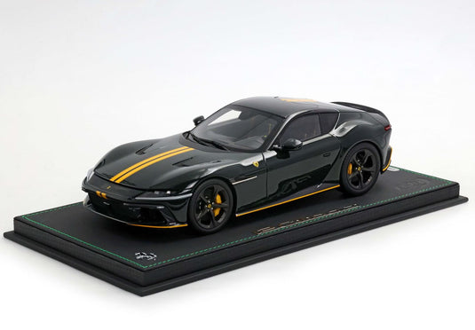 【予約】Ferrariフェラーリ 12Cilindri Panoramic roof Verde British yellow stripes / BBR 1/18 ミニカー