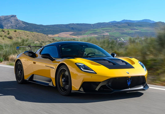 【予約】2026年発売予定Maserati GT2 Stradale ジャッロジェニオ/ BBR 1/18 ミニカー