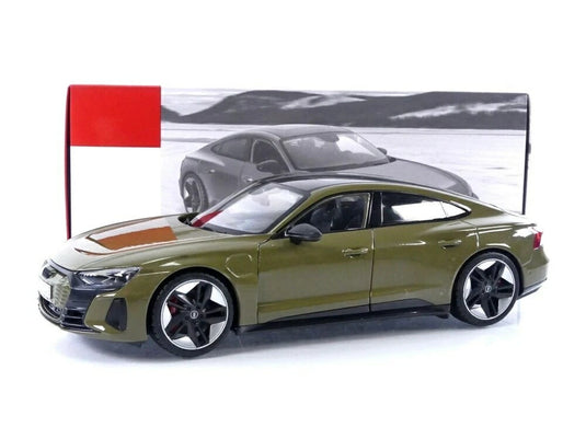 アウディ RS E-Tron GT 2022 グリーン / Bburago 1/18 ミニカー