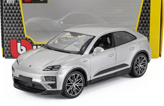 PORSCHE MACAN TURBO ELECTRIC 2024 シルバー/ Bburago 1/24 ミニカー