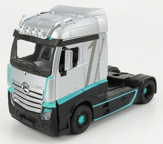 MERCEDES BENZ アクトロス 2 ギガスペース トラクター 3軸 2016 F1 チーム AMG ペトロナス カラー シルバー ブラック グリーン/ Bburago 1/43 模型