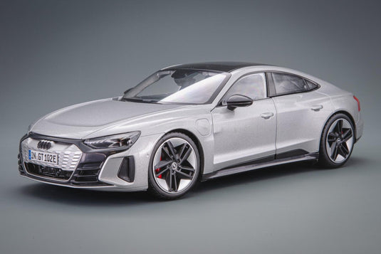 Audiアウディ RS e tron GT 2022 シルバー /Bburagoブラゴ 1/18 ダイキャスト ミニカー