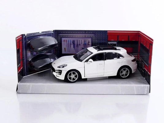 ポルシェ マカン 2014 ホワイト / Bburago 1/24 ミニカー