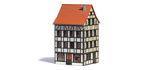 HOゲージ 鉄道模型 Busch Old Town Corner House, Era I, Kit