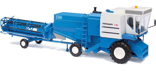 HOゲージ 鉄道模型 Busch ブッシュ コンバイン Fortschritt E514 Combine harvester Fortschritt E514 new color scheme