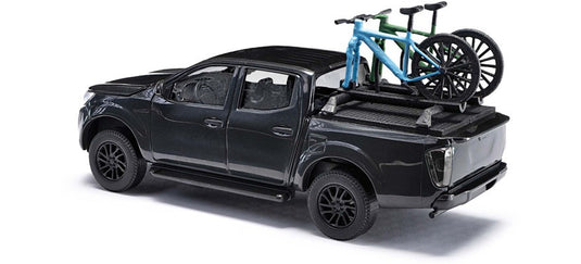 HOゲージ 鉄道模型 Busch Nissan Navara with two bikes