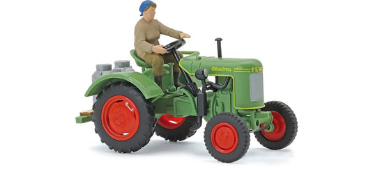 HOゲージ 鉄道模型 Busch Fendt F 15 Dieselross with farmer and milk cans