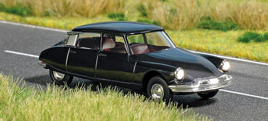 HOゲージ 鉄道模型 Busch(ブッシュ) Citroen DS 19 with glowing headlights