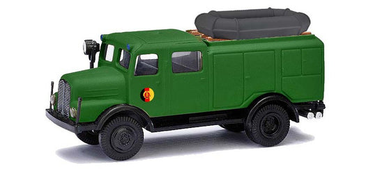HOゲージ 鉄道模型 Busch(ブッシュ) IFA S4000 TLF16 NVA with boat