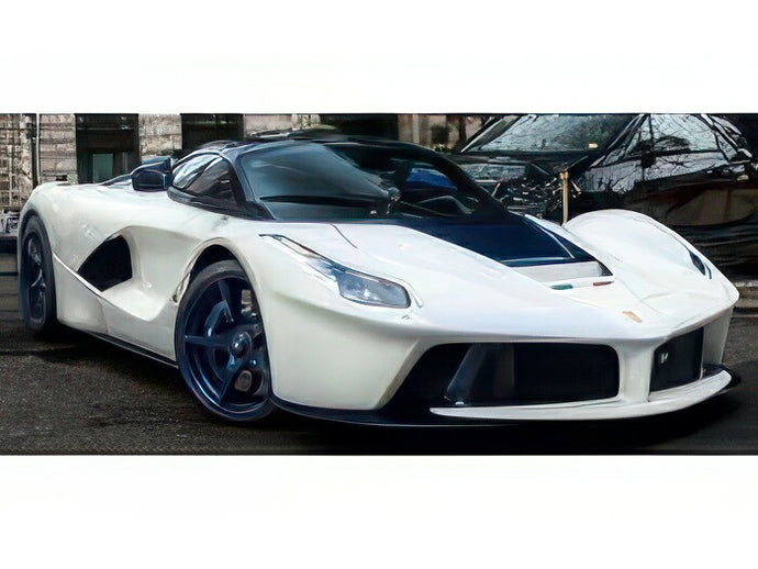 【予約】2025年発売予定FERRARI ラ フェラーリ 2013年モデル ホワイト/ブルー/BBR-MODELS 1/18ミニカー