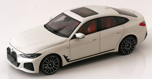 BMW i4 M50 2022/ MINICHAMPS 1/18 ミニカー