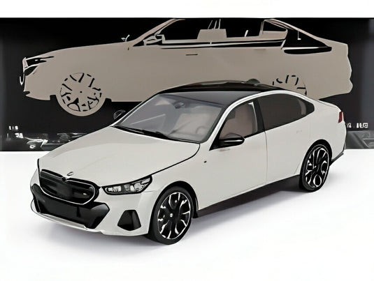 BMW 5シリーズ i5 (G60) 2023 ホワイトメタリック/ MINICHAMPS 1/18 ミニカー