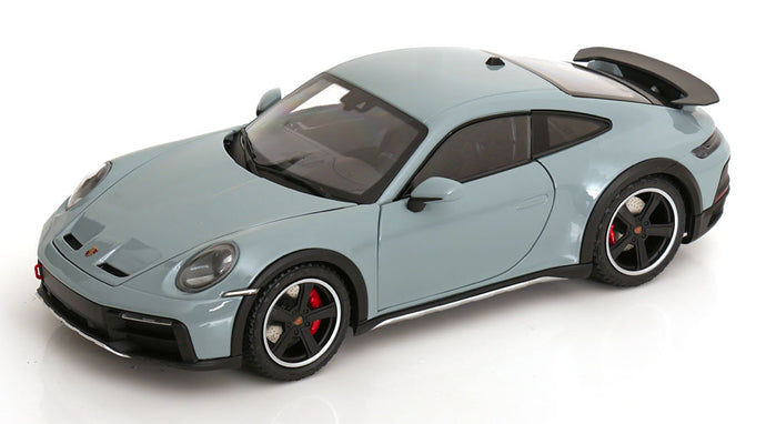 Porsche 911 (992) ダカール 2022/ Minichamps 1/18 ミニカー