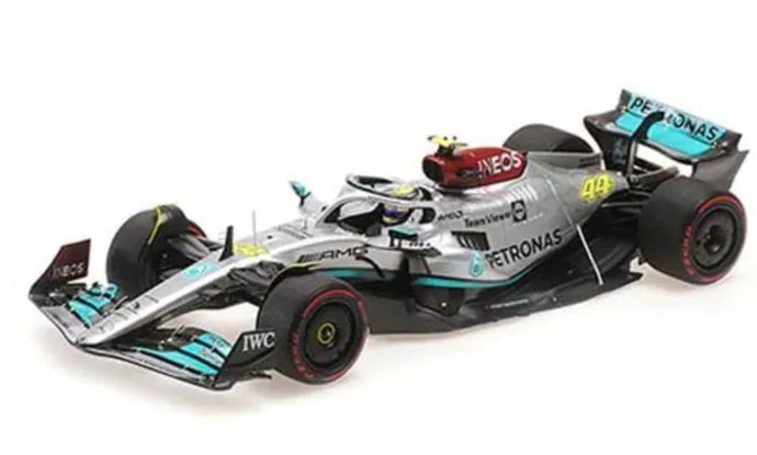 MERCEDES GP  F1 W13E TEAM MERCEDES-AMG PETRONAS F1 N 44 2nd BRAZILIAN GP 2022 LEWIS HAMILTON - SILVER GREEN /Minichamps 1/18 ミニカー