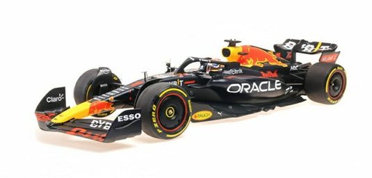 RED BULL F1 RB18 チーム Oracle Red Bull Racing N 1 ワールドチャンピオン ザントフォールトGP 2022 優勝車 マックス・フェルスタッペン マットブルーイエローレッド / MINICHAMPS 1/12 ミニカー