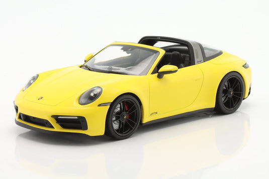 Porscheポルシェ 911 992 Targaタルガ 4 GTS 2021 レーシングイエロー / MINICHAMPS 1/18 ミニカー