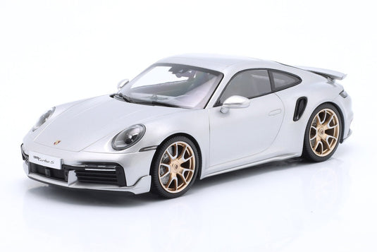 Porscheポルシェ 911 992 ターボS クーペ スポーツデザイン 2024 シルバー ゴールドリム / MINICHAMPS 1/18 ミニカー