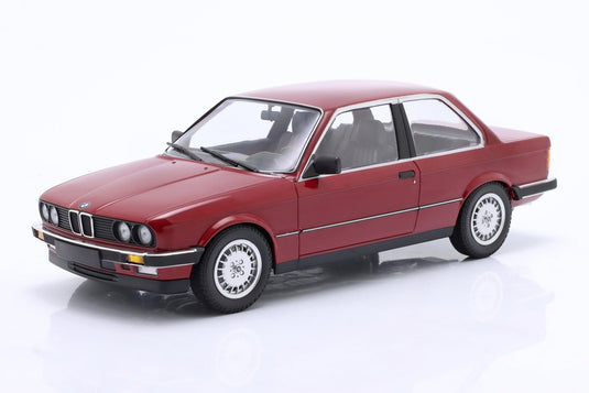 BMW 323i E30 1982 レッド / MINICHAMPS 1/18 ミニカー