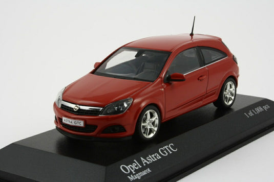 Opel Astra GTC 2005 レッド/ MINICHAMPS 1/43 ミニカー