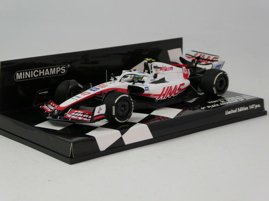 Haasハース VF-22 2022 ホワイト #47 オーストリアGP 6位入賞 147台限定 / MINICHAMPS 1/43 ミニカー