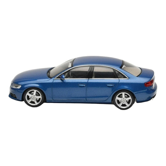 Audiアウディ A4 B8 3.2 クワトロ アルバブルー / MINICHAMPS 1/43 ミニカー