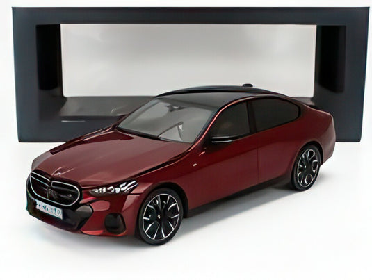BMW 5シリーズ i5 M50 (G60) 2023 ロッソフォーコ レッドメタリック/ MINICHAMPS 1/18 ミニカー