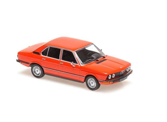 1972 BMW 520、レッド/ Maxichamps 1/43 ミニカー