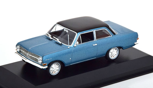 オペル レコード A 1962 ライトブルーメタリック/ブラック Maxichampsコレクション/ MINICHAMPS 1/43 ミニカー