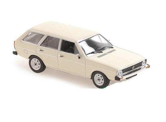 1975 Volkswagen パサート ヴァリアント ホワイト/Maxichamps 1/43ミニカー