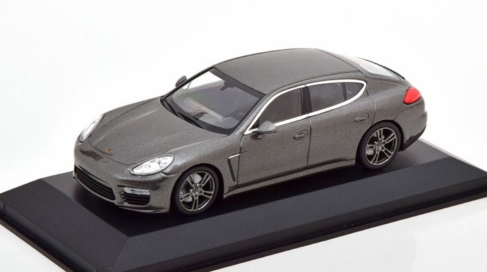ポルシェ パナメーラ ターボ 2013 グレーメタリック Maxichampsコレクション/ MINICHAMPS 1/43 ミニカー