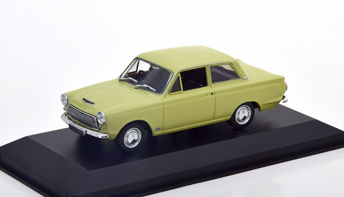 フォード コルティナ MK1 1962 クリーム Maxichampsコレクション/ MINICHAMPS 1/43 ミニカー