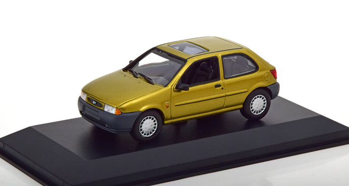 フォード フィエスタ 1995 ゴールデン Maxichampsシリーズ/ MINICHAMPS 1/43 ミニカー