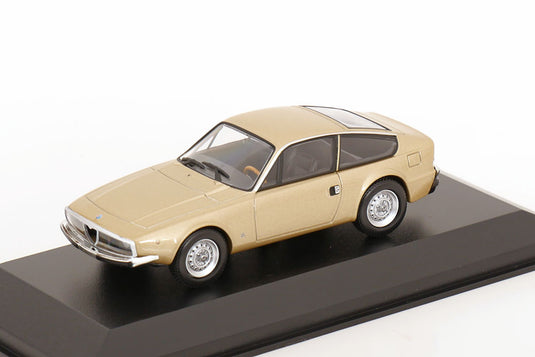 Alfa Romeo 1600 ジュニアZ 1972 Maxichamps コレクション / Minichamps 1/43 ミニカー
