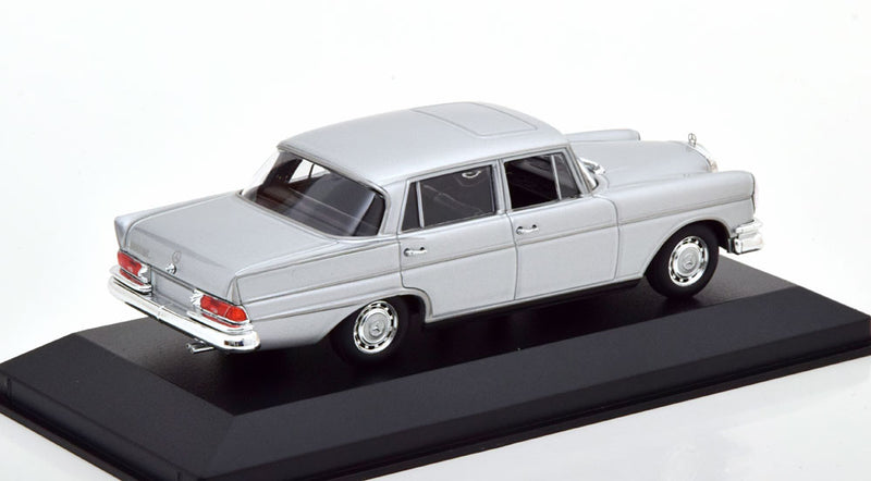 ギャラリービューアに画像をロードする, Mercedes 300 SE LWB 1963 限定500個/ MINICHAMPS 1/43 ミニカー
