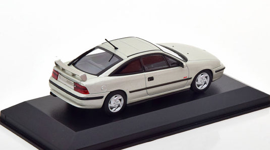Opel Calibra Turbo 4x4 1992 限定500個/ MINICHAMPS 1/43 ミニカー