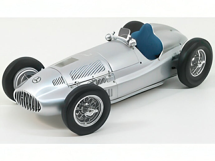 MERCEDES BENZ F1 W165 スパイダー トリポリの偉大な勝者 1939 シルバー/ CMC 1/18 ミニカー