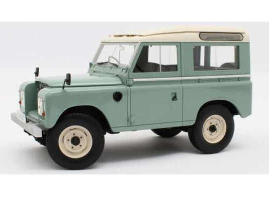 1978 Land Rover 88 Serie III, light green/Cult-Scale 1/18ミニカー