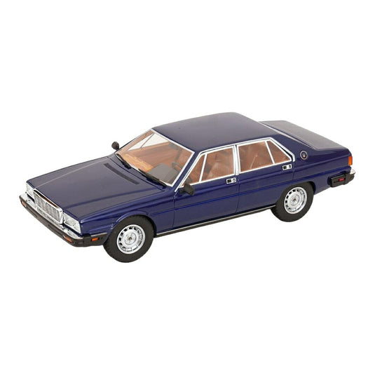 マセラティ クアトロポルテ 3 1979-1985 ブルーメタリック / Cult-Scale 1/18 ミニカー