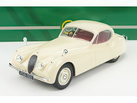 Jaguarジャガー XK 120 FHC 1951-1954 クリーム / Cult-Scale 1/18 ミニカー