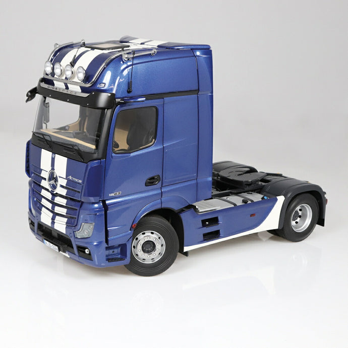 Mercedes-Benz Actros GigaSpace 4x2 blue metallic with stripes トラックトラクタ / NZG 1/18 建設機械模型 工事車両