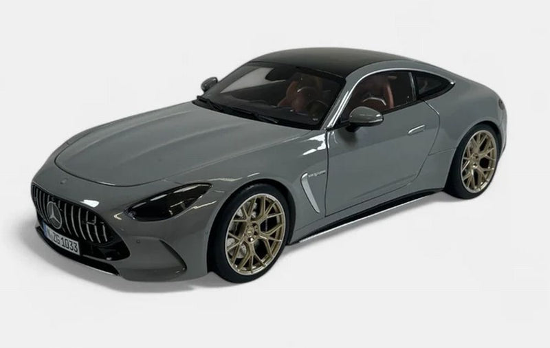 ギャラリービューアに画像をロードする, 【予約】2025年発売予定MERCEDES BENZ - AMG GT63 (C192) 4-MATIC 2024 - ALPIN GREY/NZG 1/12ミニカー ドア開閉
