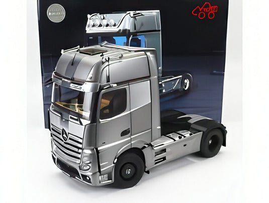 MERCEDES BENZ ACTROS 2 1863 GIGASPACE 4x2 ミラーカム トラクタートラック 2アクスル エディション3 2020 グレー/ NZG 1/18 ミニカー