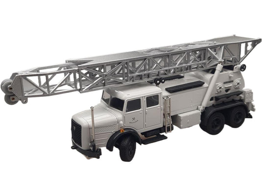 Faun Hauber 3axle drilling attachment トラック 模型 /Conrad 1/50