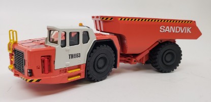 Sandvik TH663 坑内用 アーティキュレート マインダンプ / CONRAD 1/50 建設機械模型 工事車両