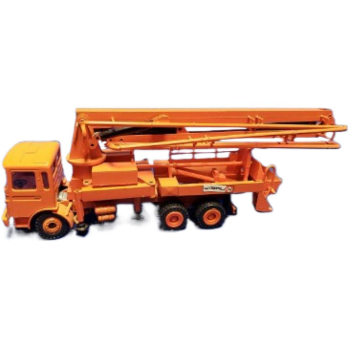 MAN Wibau ピストン式コンクリートポンプ車 / CONRAD 1/50 建設機械模型 工事車両